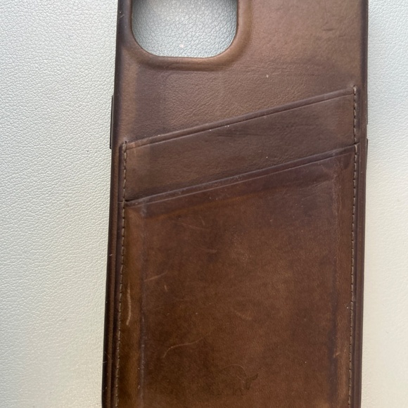 Bullstrap iPhone 14 leather case - Picture 3 of 3